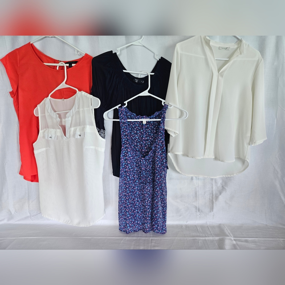 5 Small tops bundle, American Eagle, Banana Republic, Paper Heart. All Small.